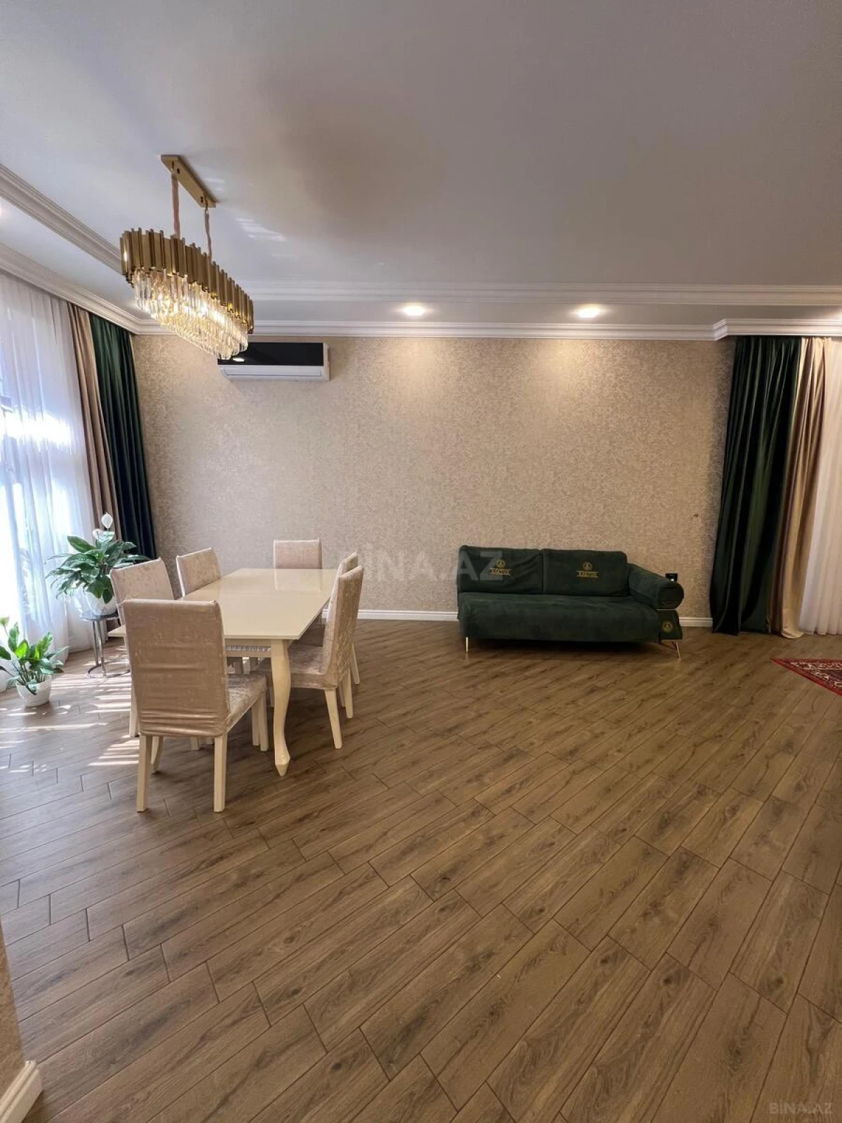 Satılır 7 otaqlı həyət evi 500 m²