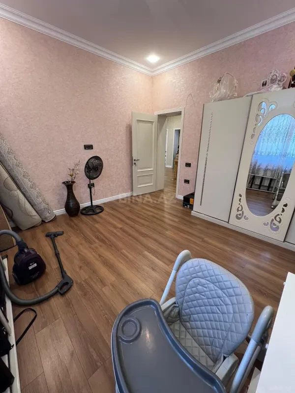 Satılır 7 otaqlı həyət evi 500 m²