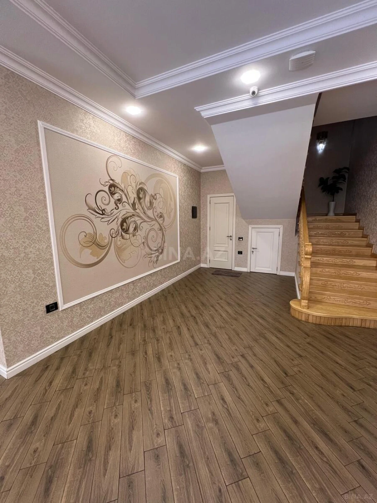 Satılır 7 otaqlı həyət evi 500 m²