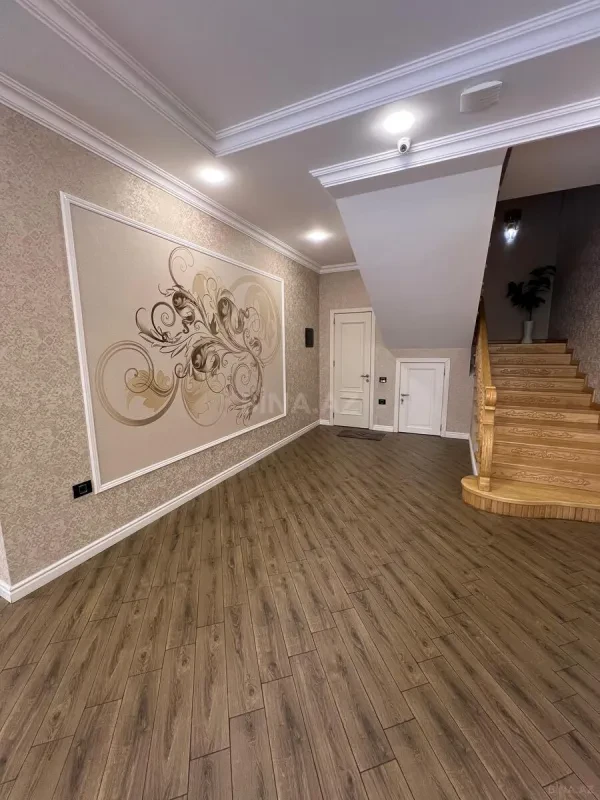 Satılır 7 otaqlı həyət evi 500 m²
