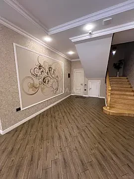 Satılır 7 otaqlı həyət evi 500 m²