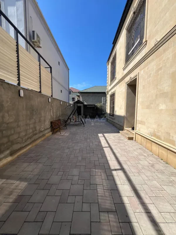 Satılır 7 otaqlı həyət evi 500 m²