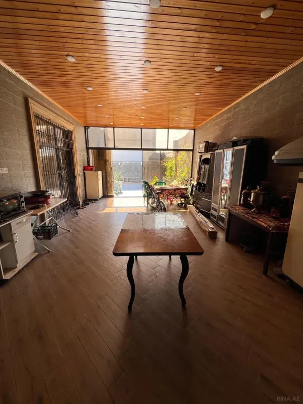 Satılır 7 otaqlı həyət evi 500 m²