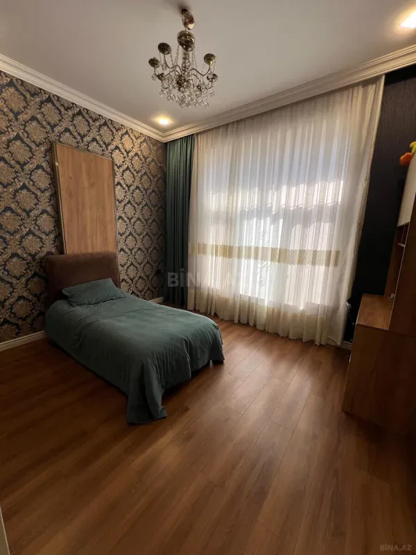 Satılır 7 otaqlı həyət evi 500 m²