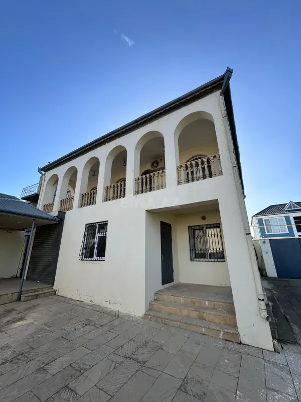 Satılır 7 otaqlı həyət evi 218 m²