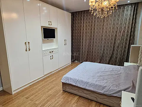 Kirayə verilir 4 otaqlı mənzil 200 m²