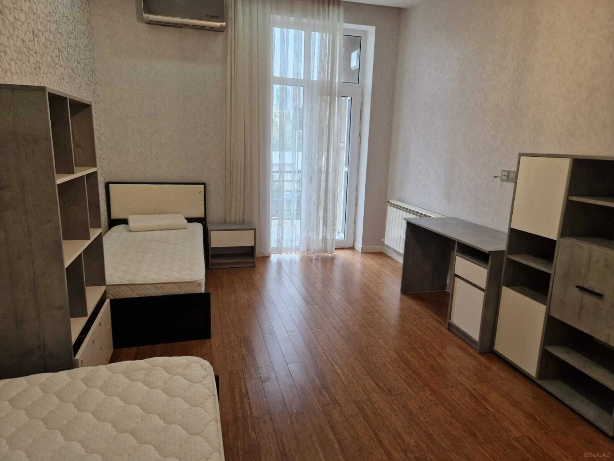 Kirayə verilir 4 otaqlı mənzil 200 m²