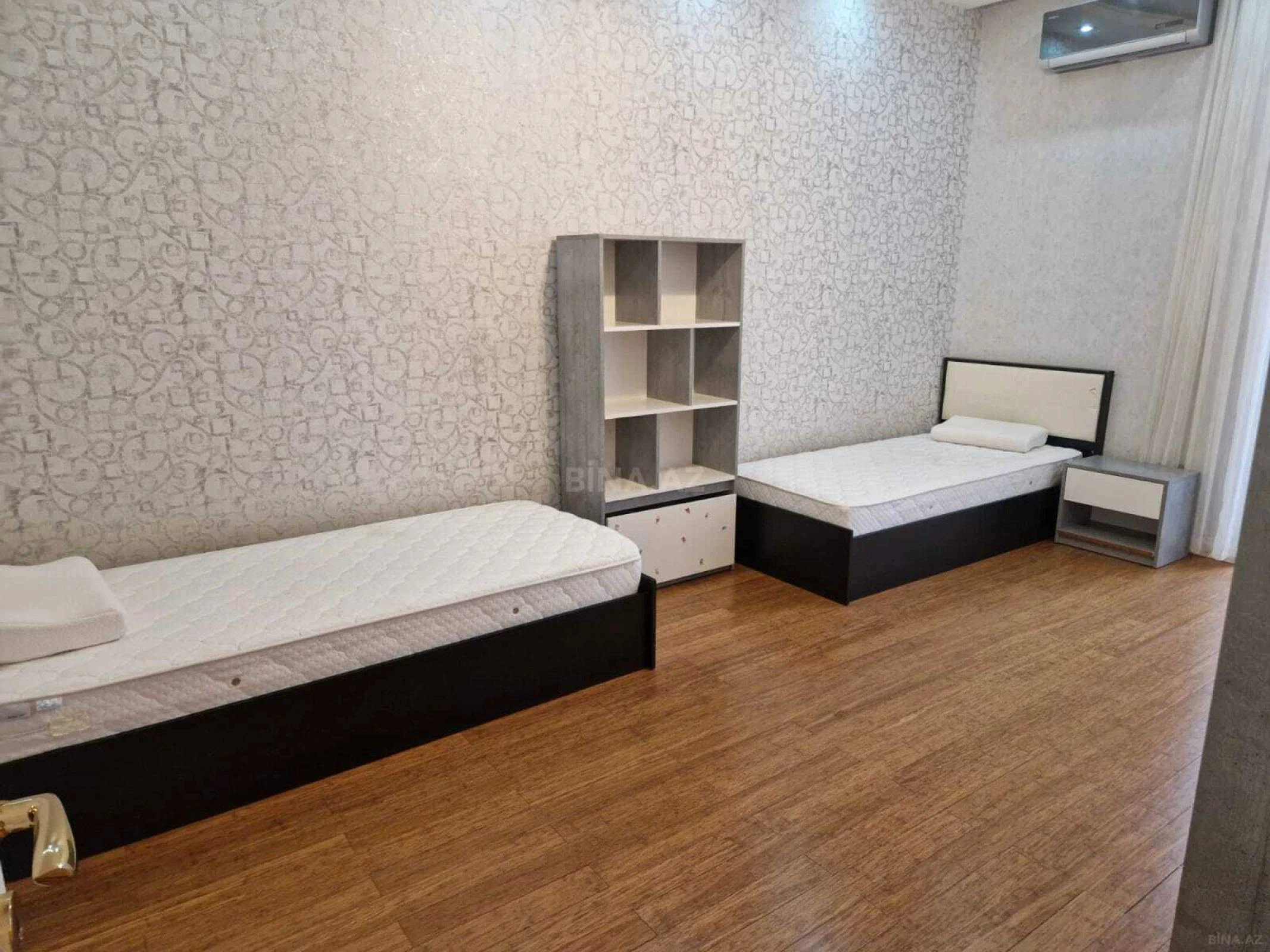 Kirayə verilir 4 otaqlı mənzil 200 m²