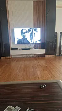 Kirayə verilir 4 otaqlı mənzil 200 m²
