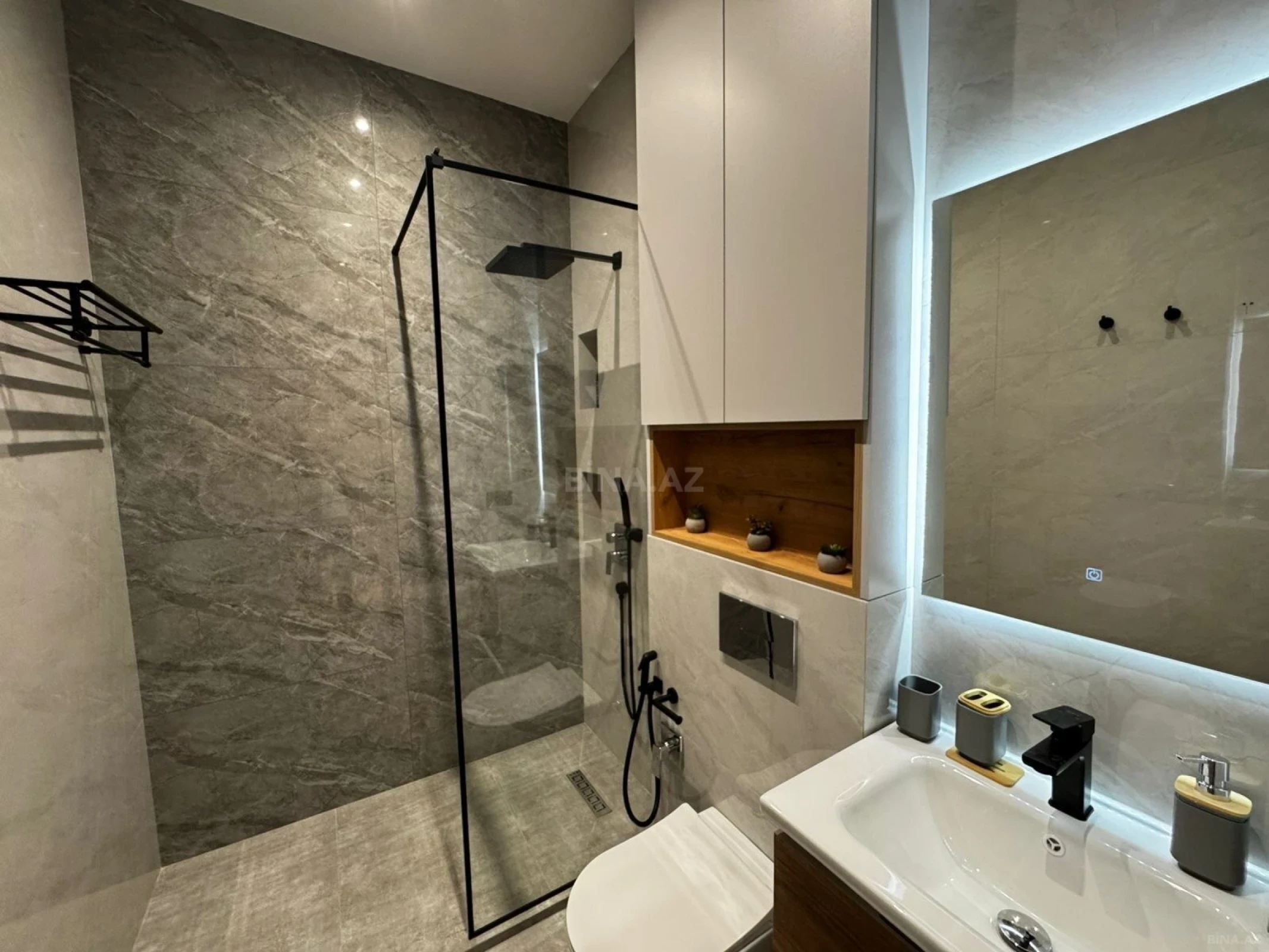 Kirayə verilir 1 otaqlı mənzil 51 m²