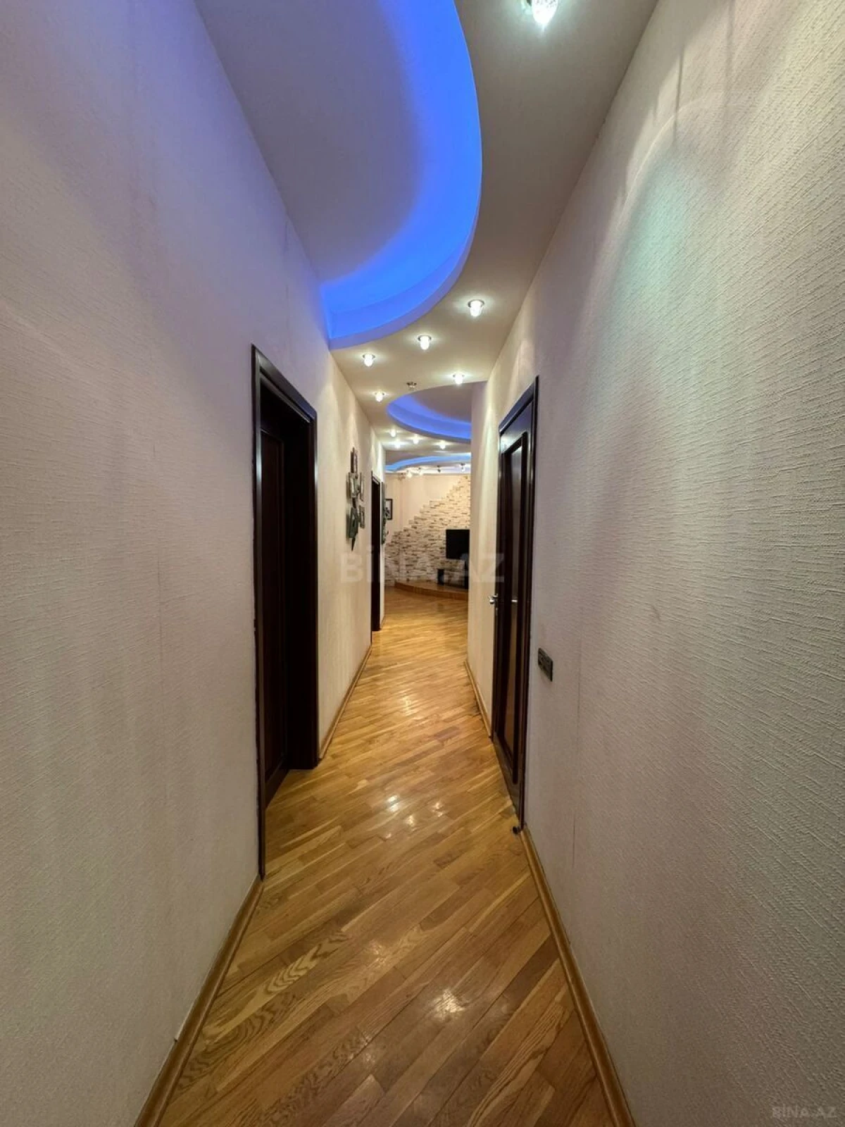 Satılır 3 otaqlı mənzil 148 m²