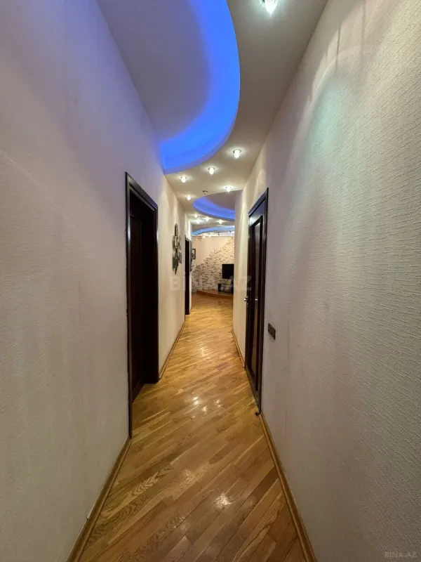 Satılır 3 otaqlı mənzil 148 m²
