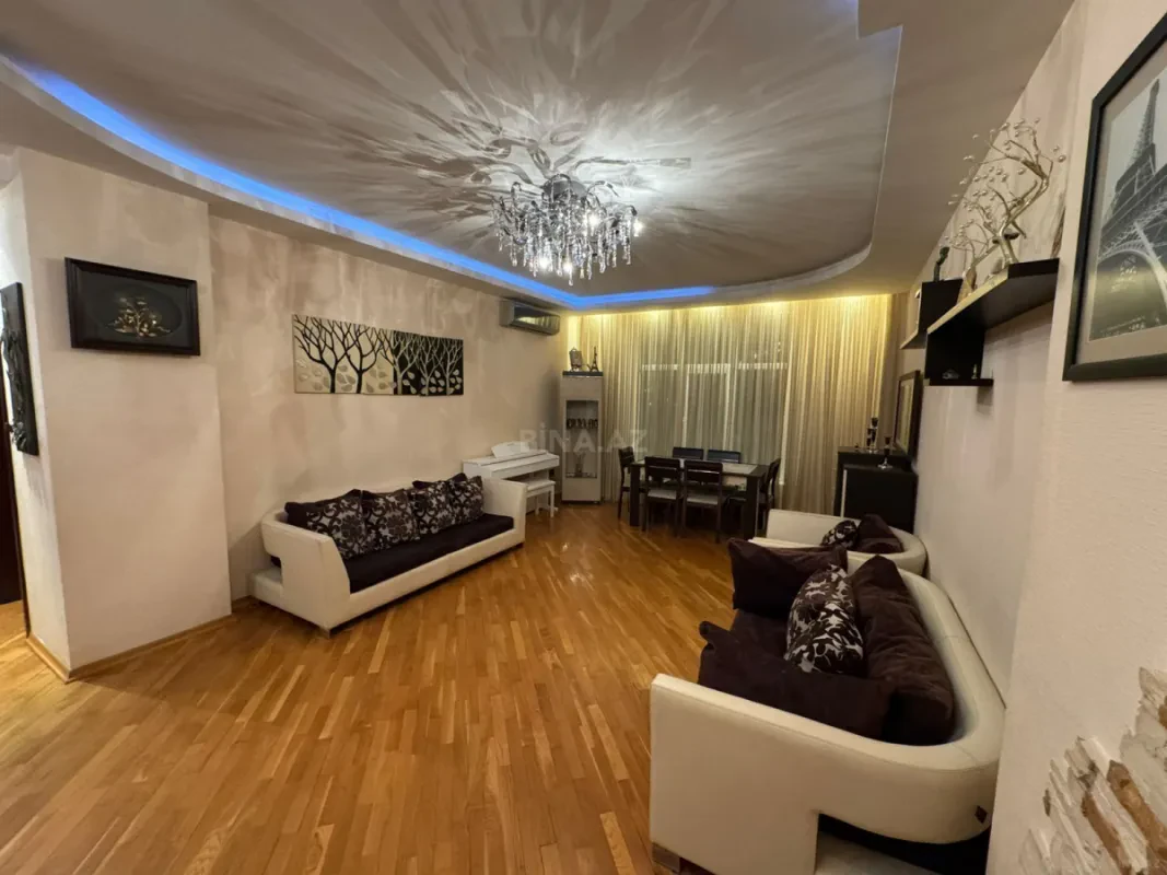 Satılır 3 otaqlı mənzil 148 m²