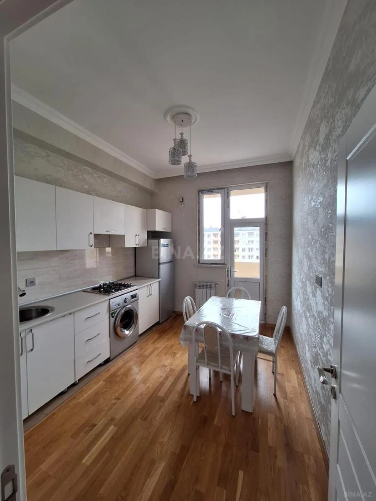 Kirayə verilir 2 otaqlı mənzil 65 m²