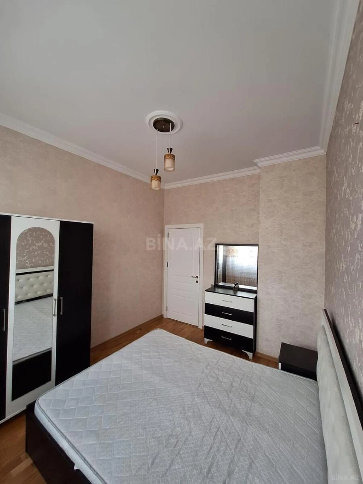 Kirayə verilir 2 otaqlı mənzil 65 m²