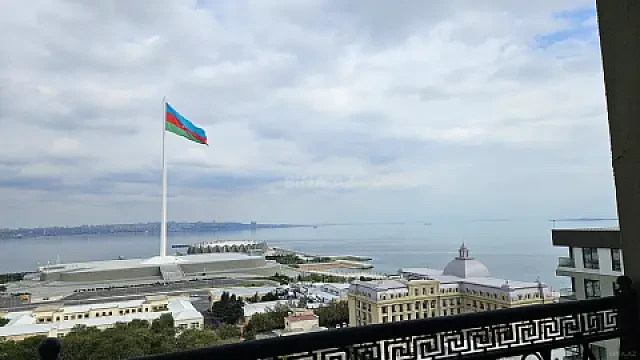 Satılır 4 otaqlı mənzil 178 m² — Bakı, Bayıl 4 otaq 178.00 m²