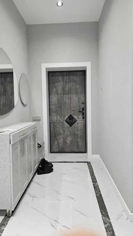 Satılır 4 otaqlı mənzil 178 m²