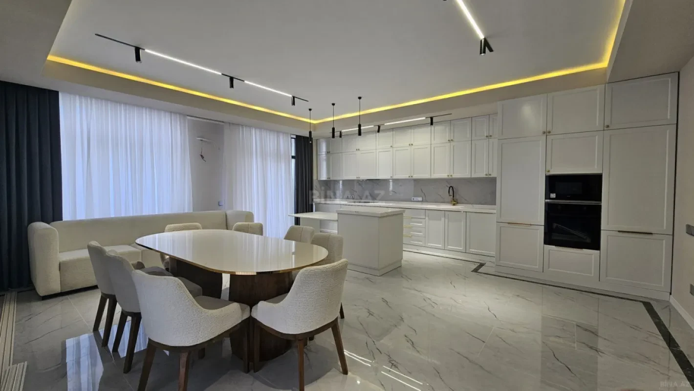 Satılır 4 otaqlı mənzil 178 m²