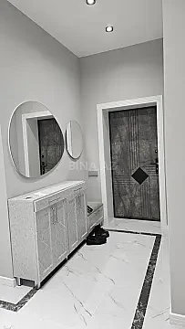 Satılır 4 otaqlı mənzil 178 m²