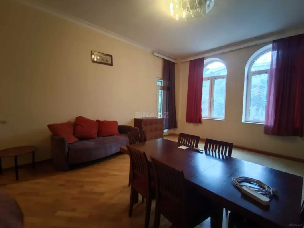 Kirayə verilir 3 otaqlı mənzil 115 m²