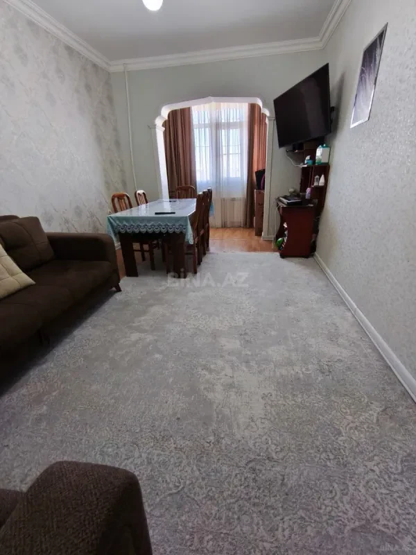 Satılır 2 otaqlı mənzil 65 m²