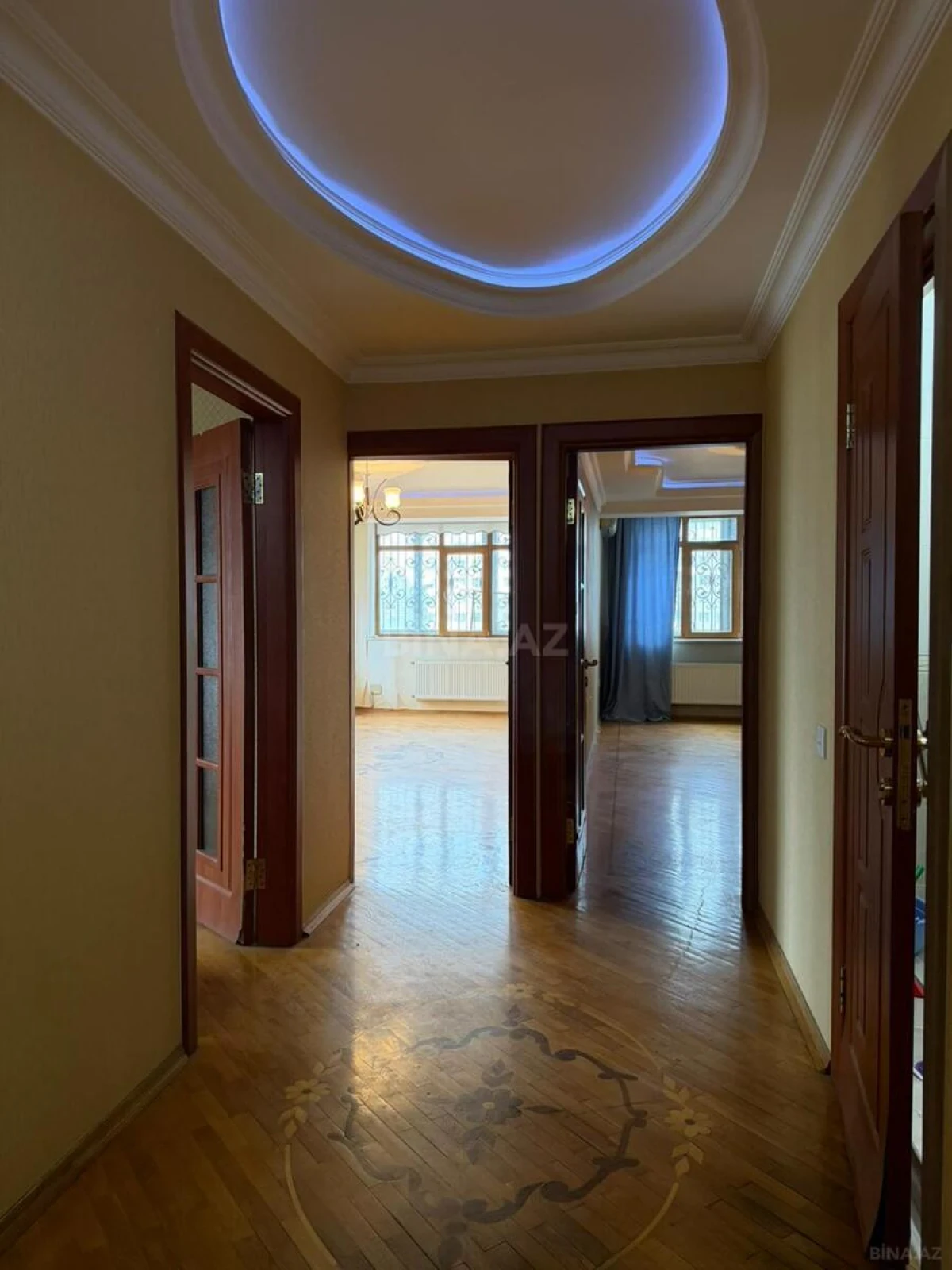 Satılır 2 otaqlı mənzil 76 m²