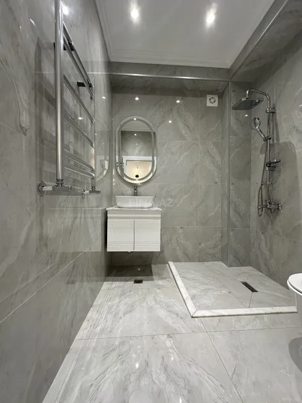Satılır 2 otaqlı mənzil 77 m²