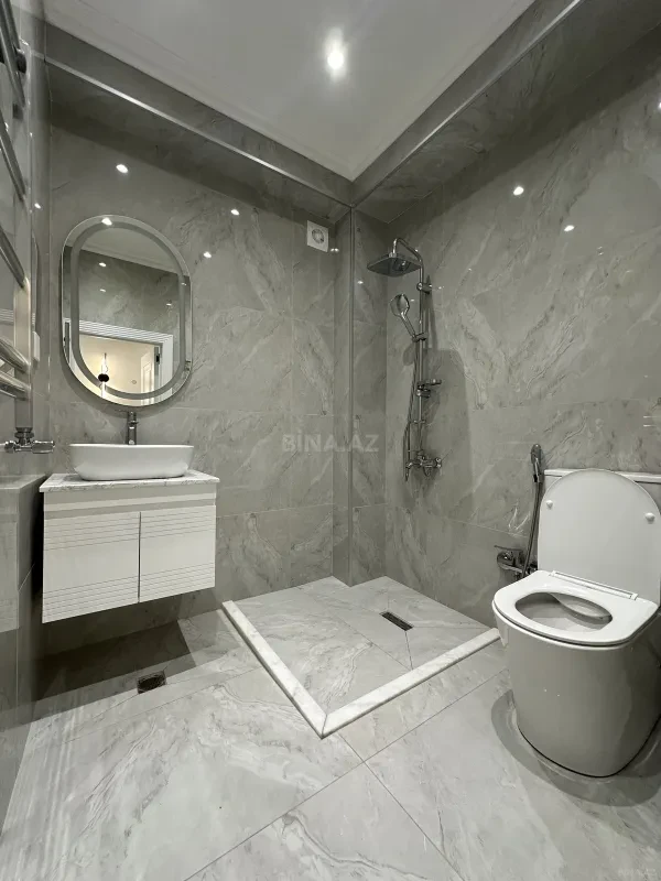 Satılır 2 otaqlı mənzil 77 m²