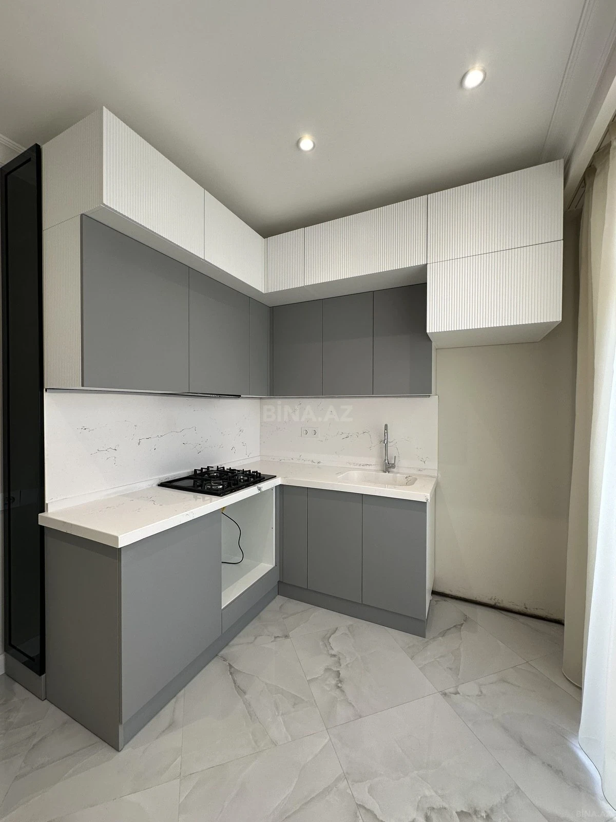 Satılır 2 otaqlı mənzil 77 m²