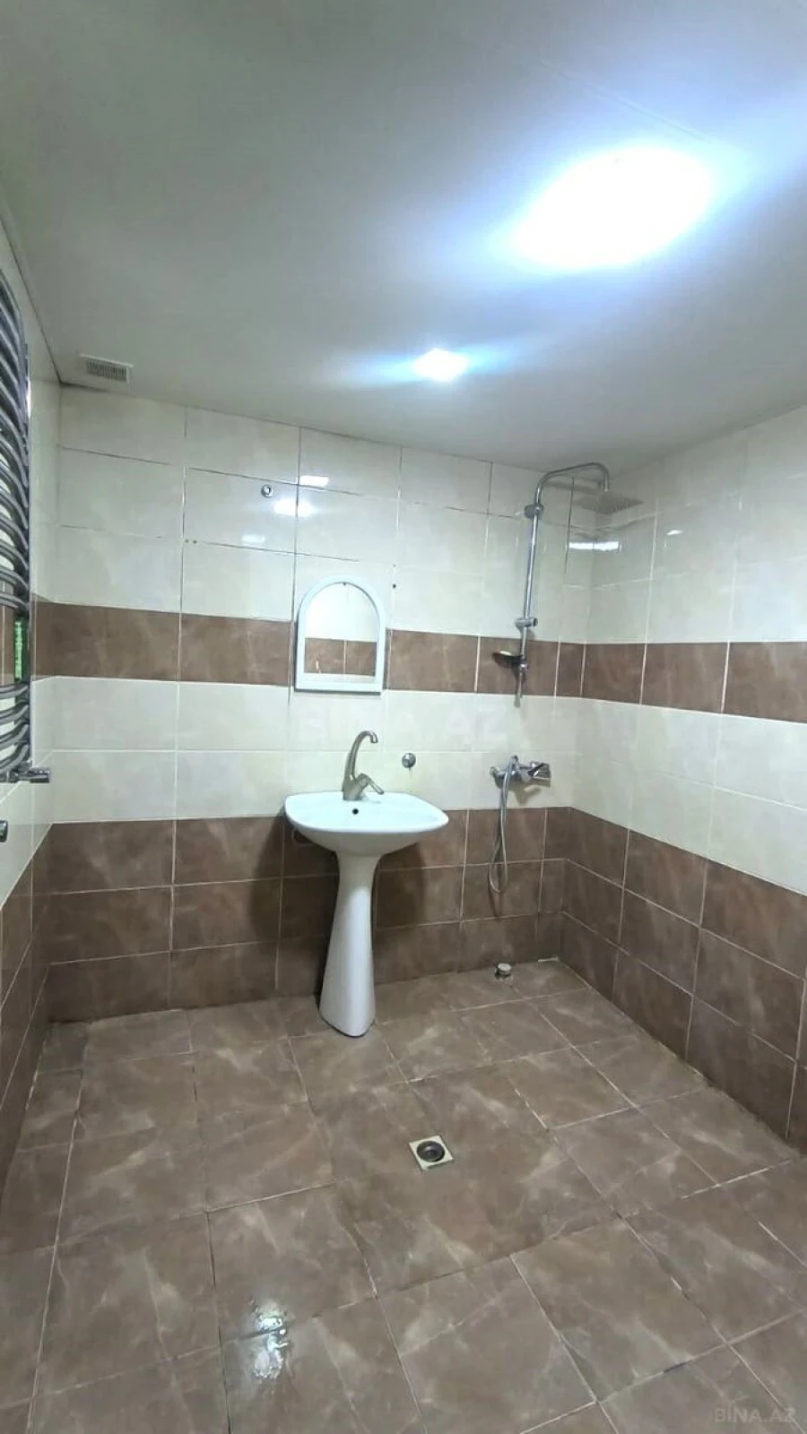 Satılır 2 otaqlı mənzil 88 m²
