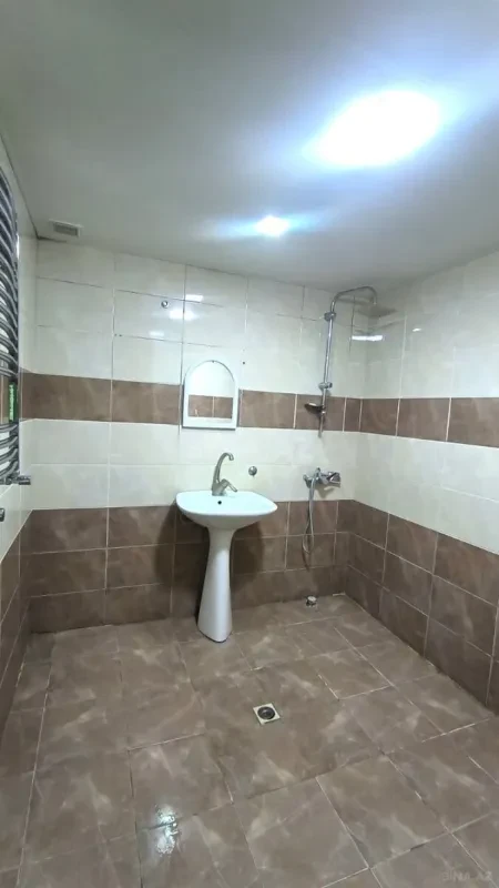 Satılır 2 otaqlı mənzil 88 m²