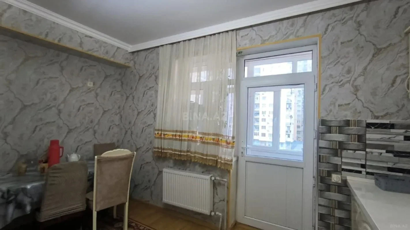 Satılır 2 otaqlı mənzil 88 m²