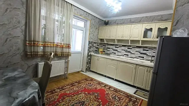 Satılır 2 otaqlı mənzil 88 m²