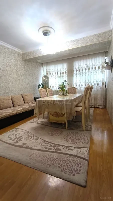 Satılır 2 otaqlı mənzil 88 m²