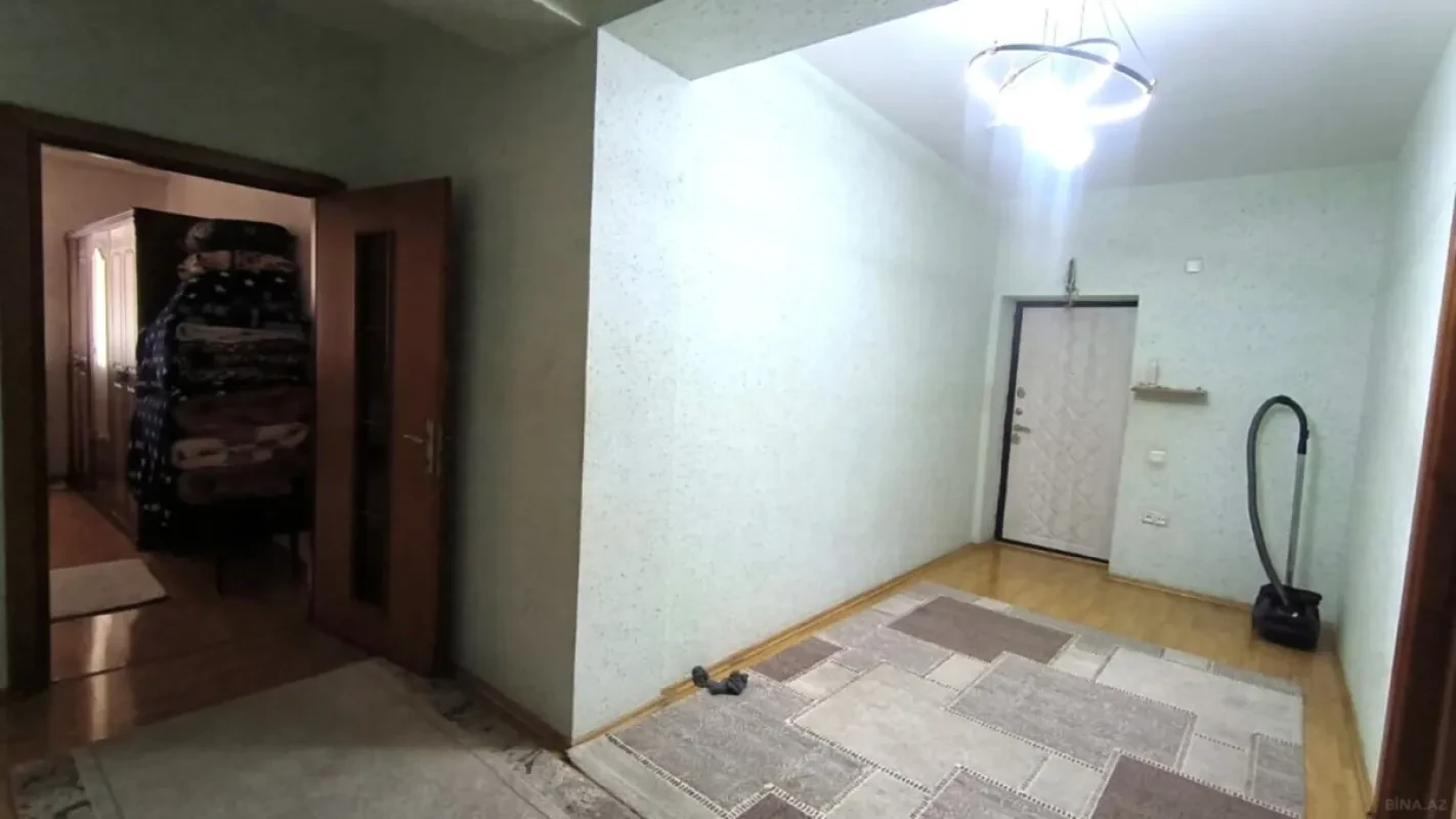 Satılır 2 otaqlı mənzil 88 m²