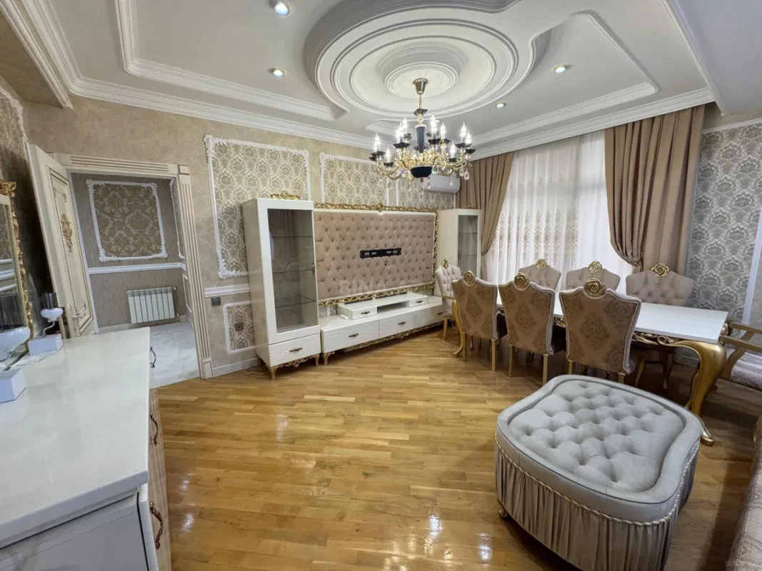 Satılır 4 otaqlı mənzil 170 m²
