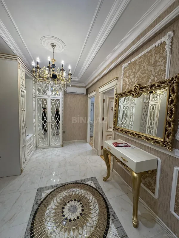 Satılır 4 otaqlı mənzil 170 m²