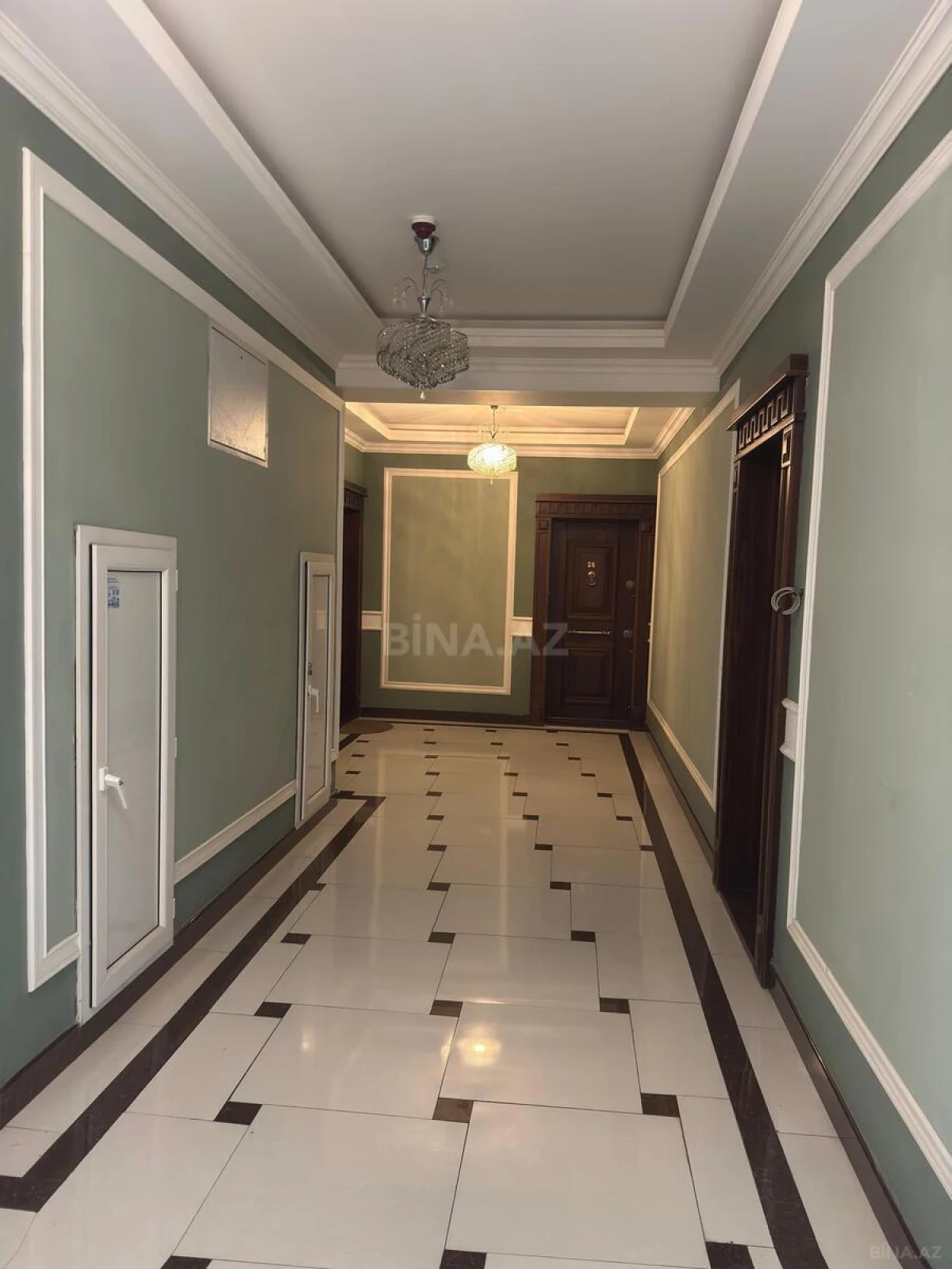Satılır 4 otaqlı mənzil 170 m²