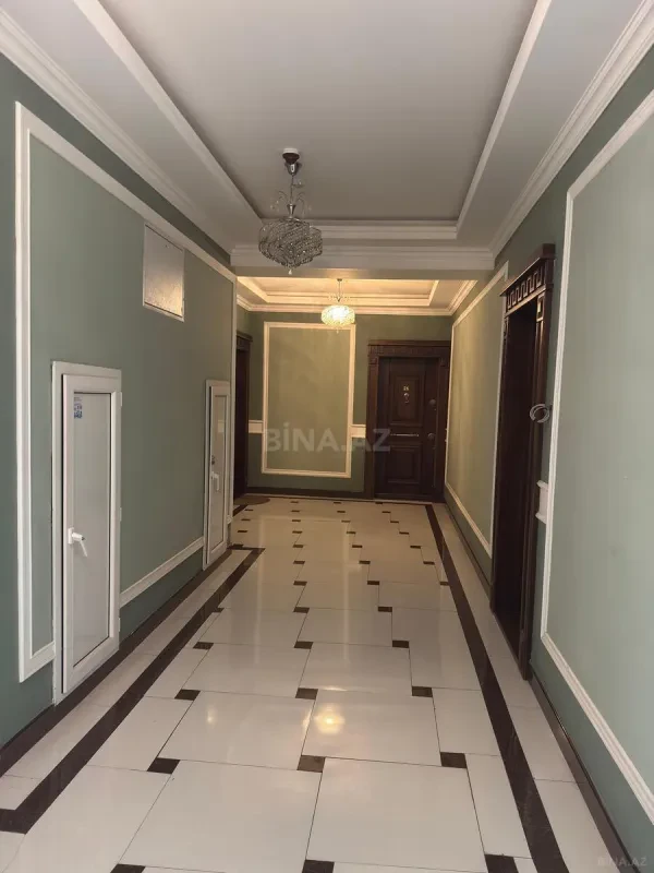 Satılır 4 otaqlı mənzil 170 m²