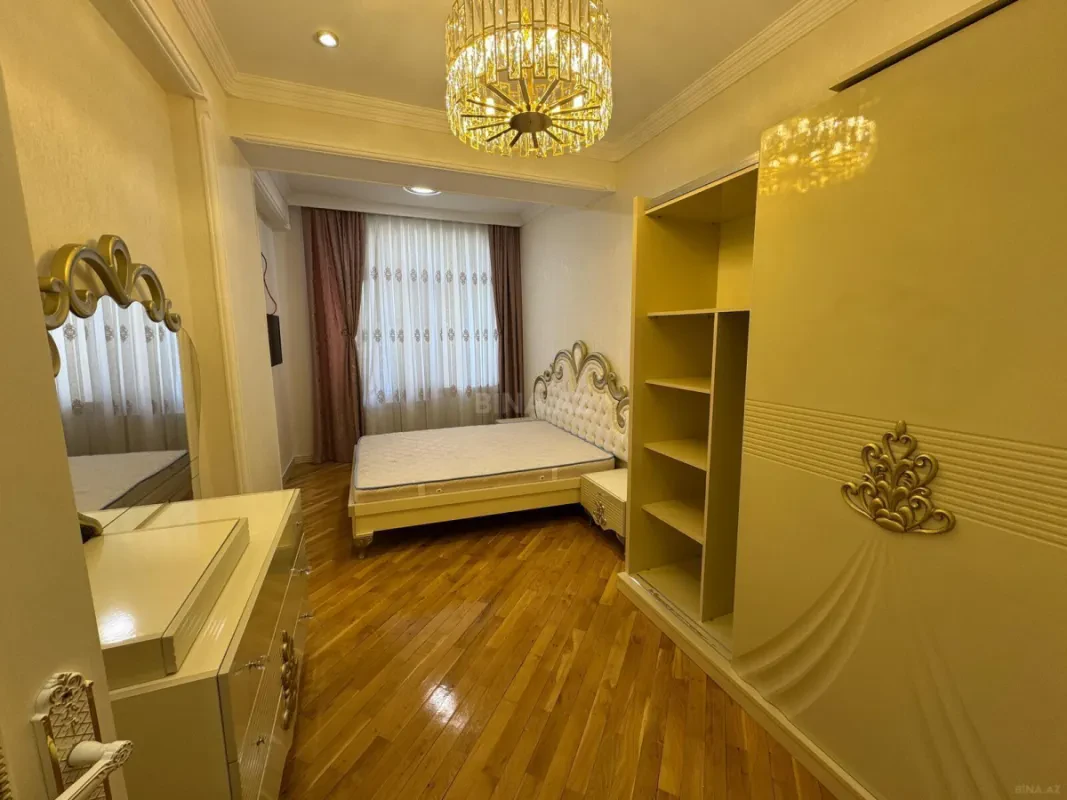 Satılır 4 otaqlı mənzil 170 m²