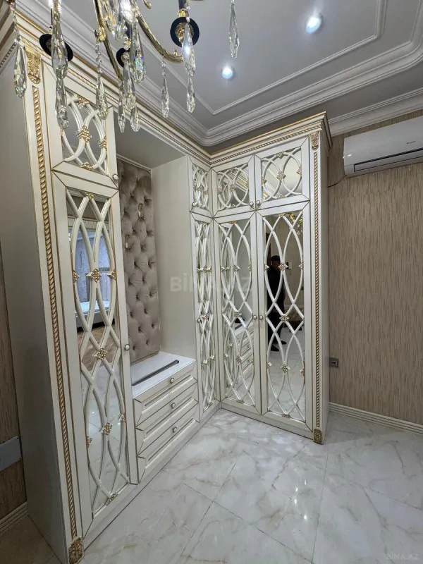 Satılır 4 otaqlı mənzil 170 m²