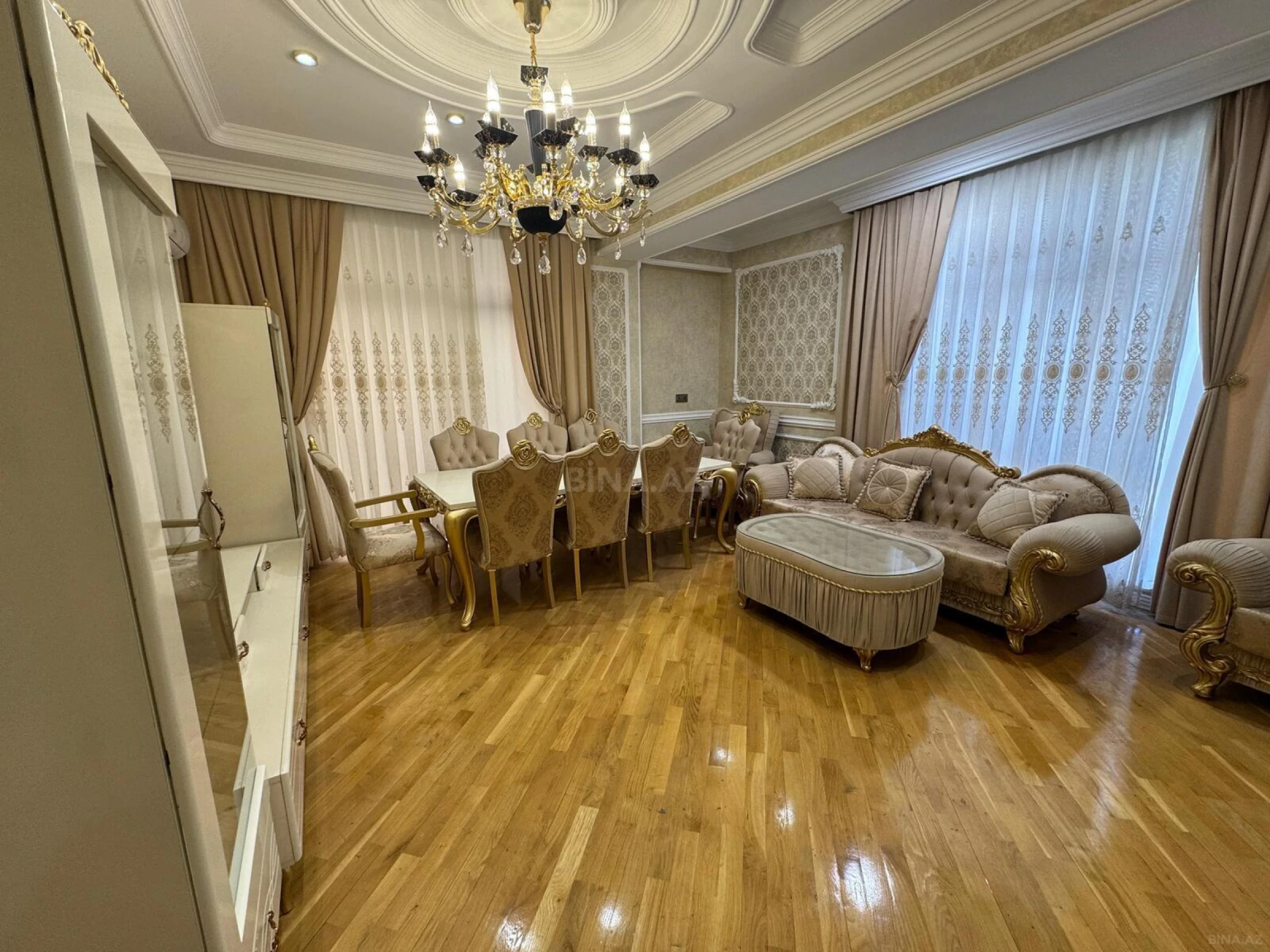 Satılır 4 otaqlı mənzil 170 m²