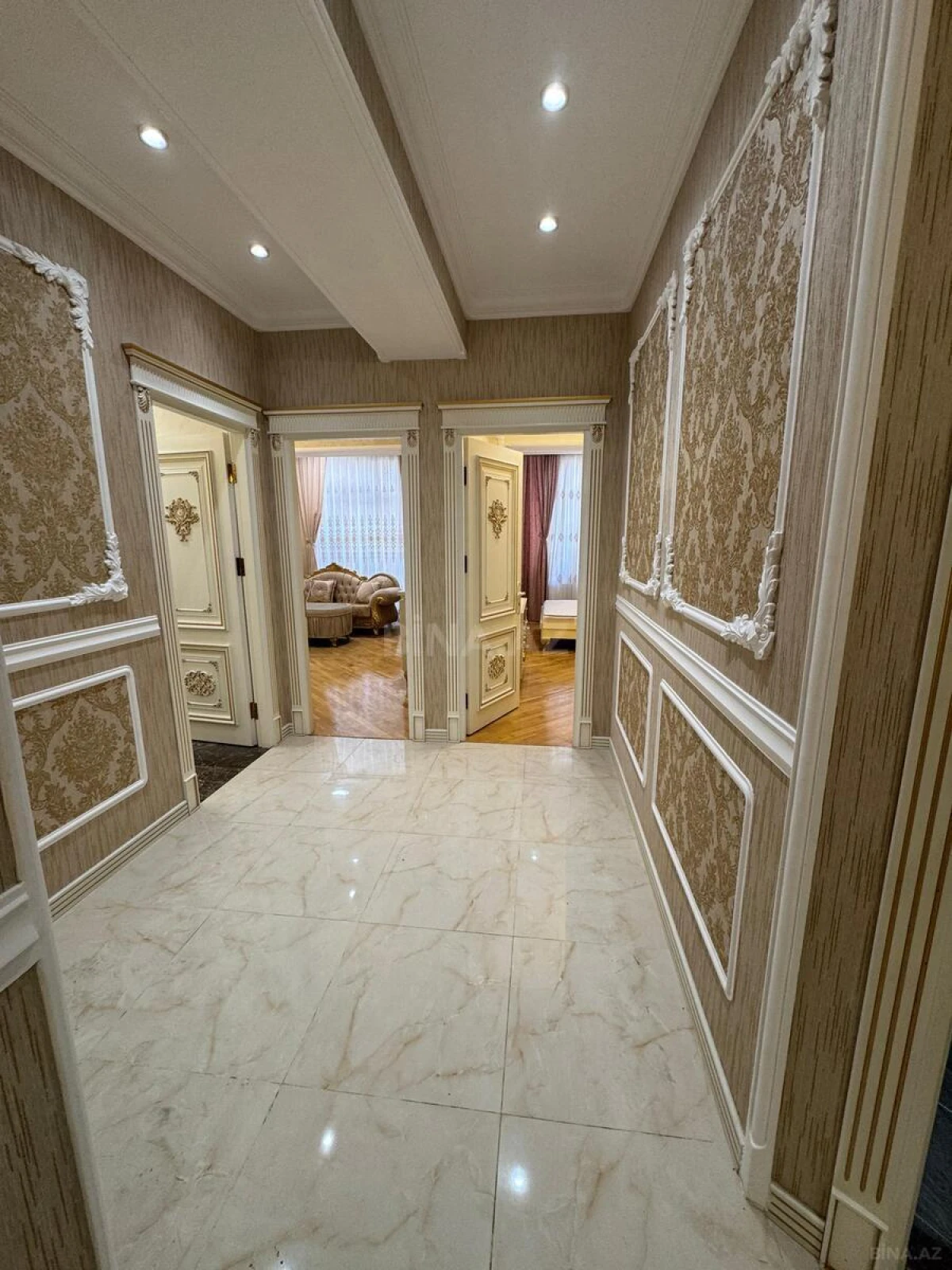 Satılır 4 otaqlı mənzil 170 m²