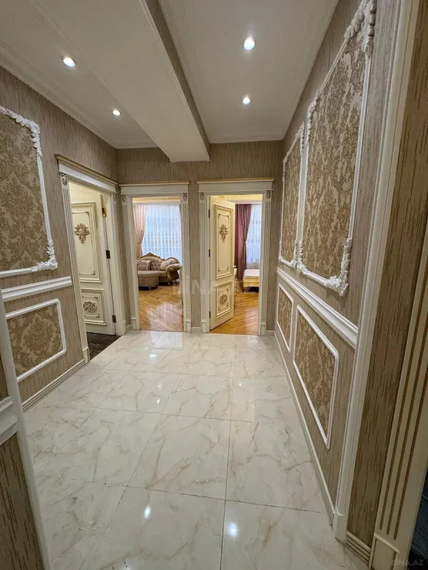 Satılır 4 otaqlı mənzil 170 m²