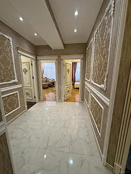 Satılır 4 otaqlı mənzil 170 m²
