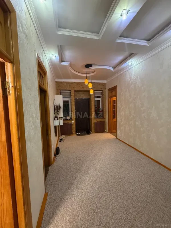 Satılır 7 otaqlı həyət evi 193 m²