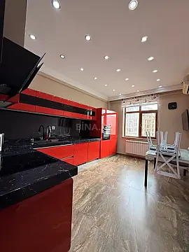 Satılır 4 otaqlı mənzil 170 m²