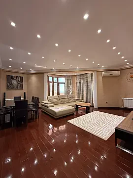 Satılır 4 otaqlı mənzil 170 m²