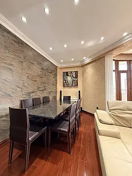 Satılır 4 otaqlı mənzil 170 m²