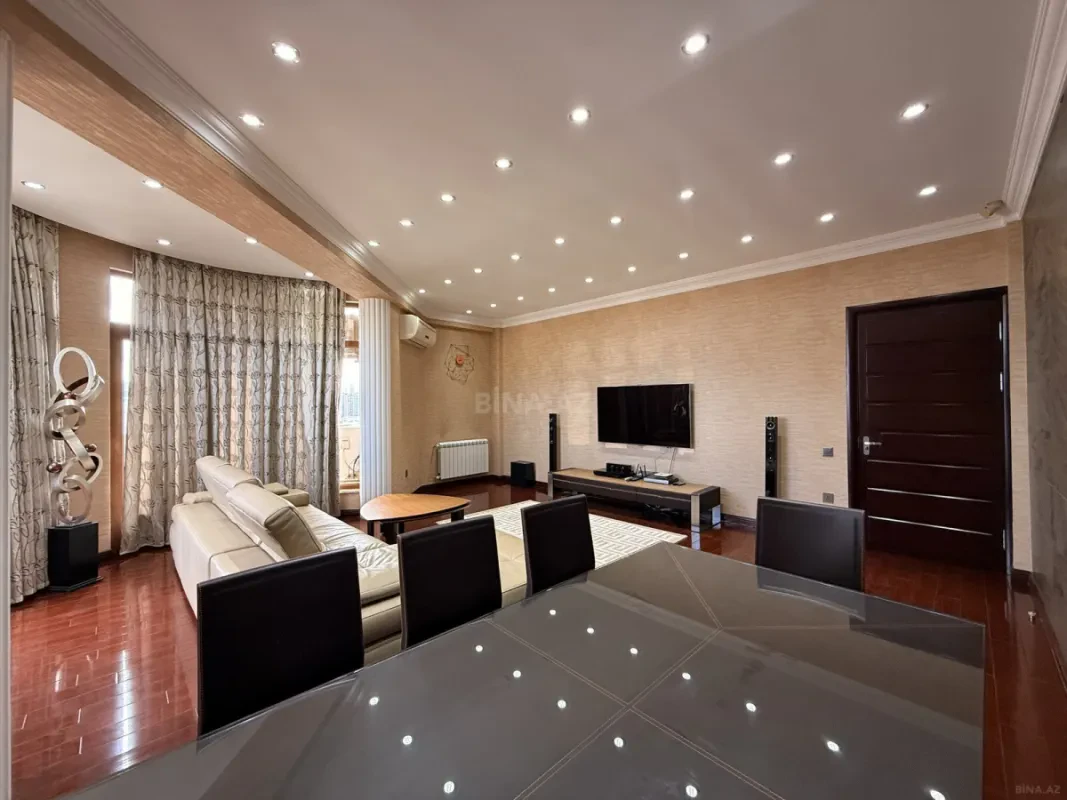 Satılır 4 otaqlı mənzil 170 m²
